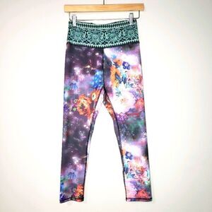 🦋3/$25 Chances R Small Floral Print Leggings